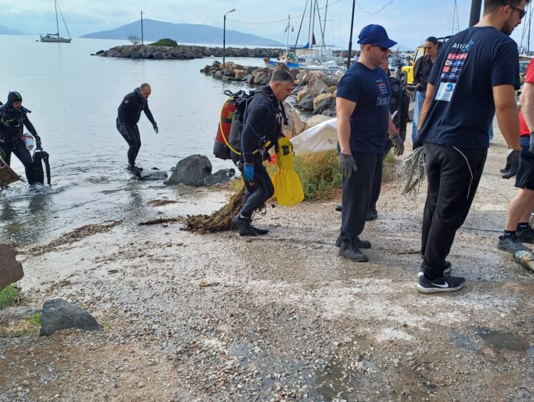 Αίγινα: Δεύτερη μέρα υποβρύχιου καθαρισμού στο λιμάνι της Αίγινας. Τα  ευρήματα σοκάρουν!