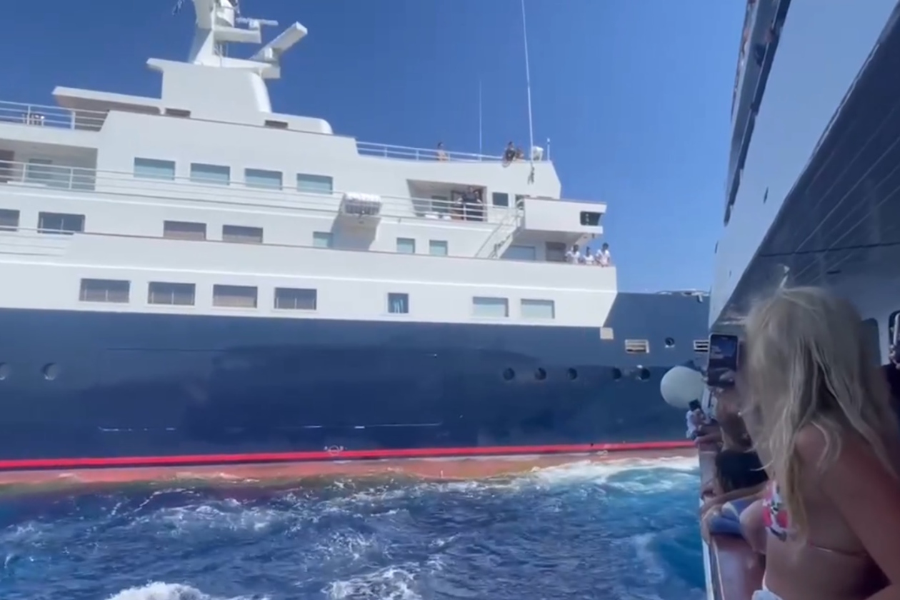 Ιόνιο: Γιοτ πέρασε ξυστά από σκάφος γεμάτο επβάτες (Βίντεο) image